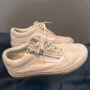 Vans old skool zip shoes 
White suede
Size: 6.5 also same as a women’s 8.5